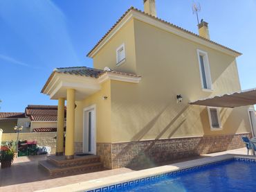 Villa con piscina in vendita a Calle Valencia