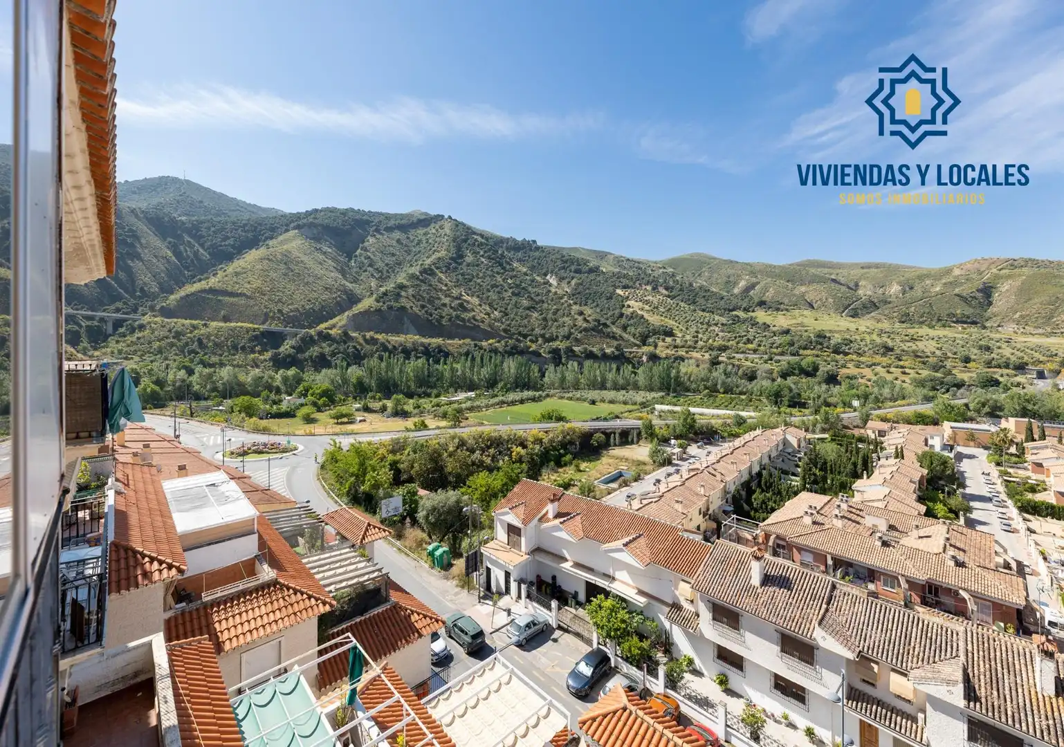 Vista exterior de Piso en venta en Cenes de la Vega con Trastero y Balcón