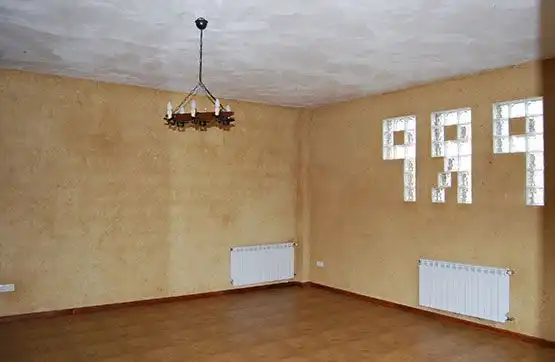 Sala d'estar de Local en venda en Santa María de la Vega