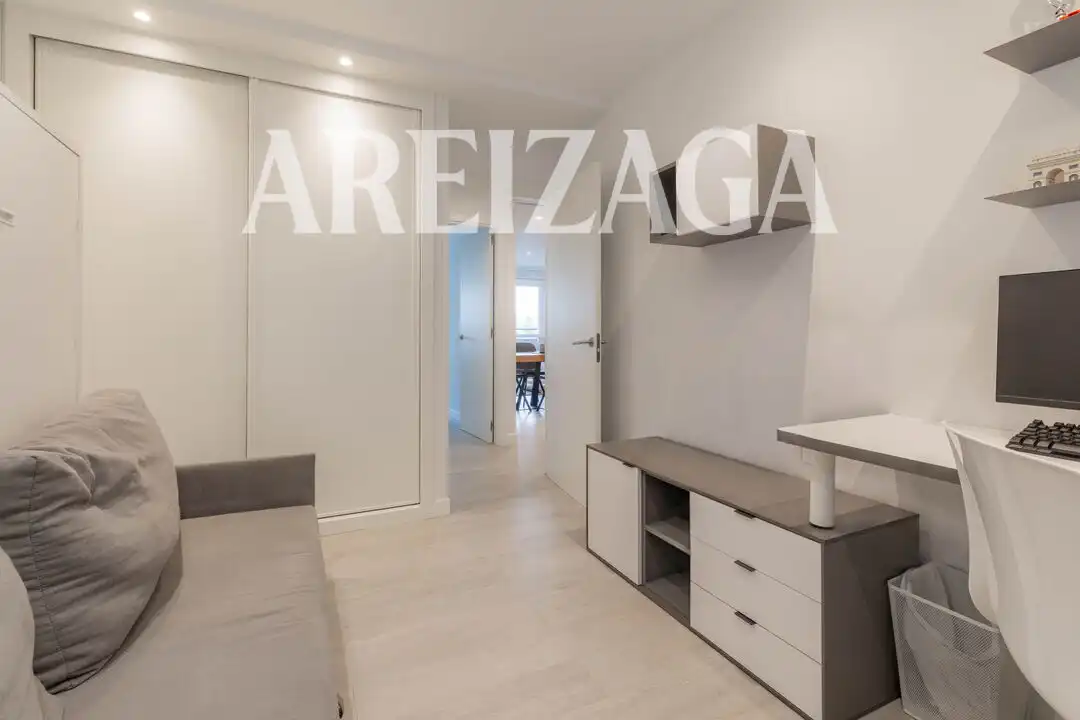 Habitación de Piso en venta en Donostia - San Sebastián  con Aire acondicionado, Calefacción y Terraza