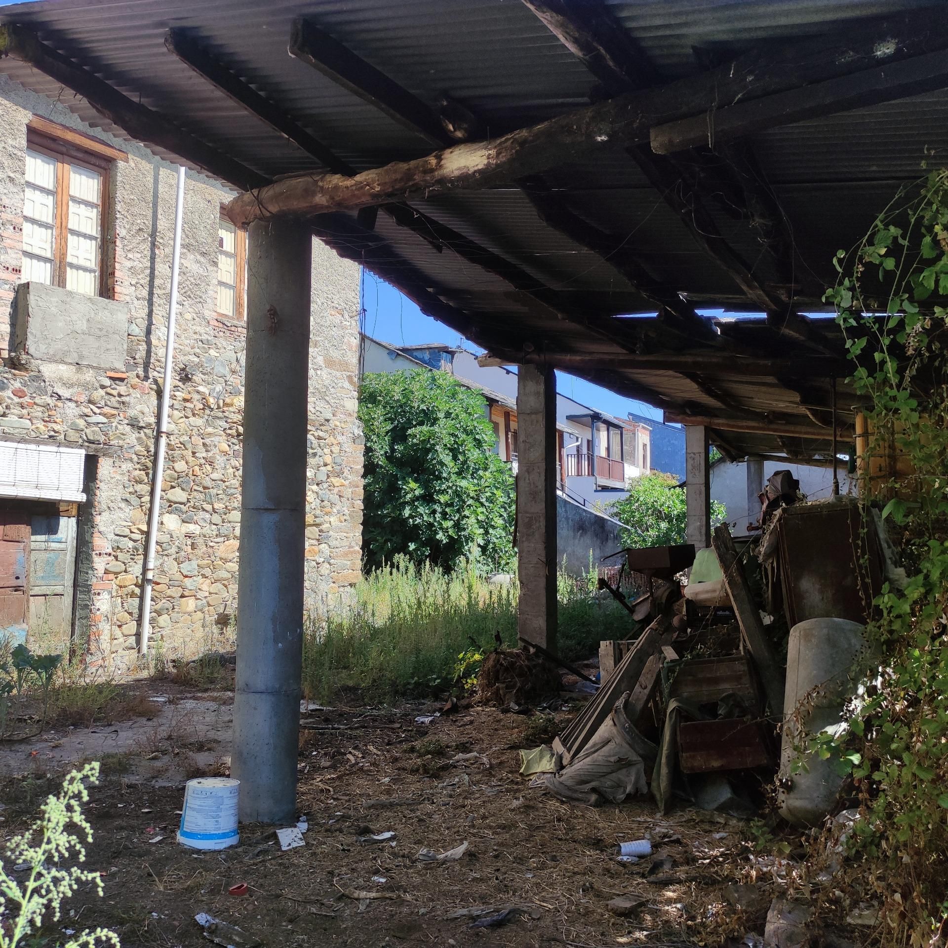 Vista exterior de Casa o xalet en venda en Cacabelos amb Balcó