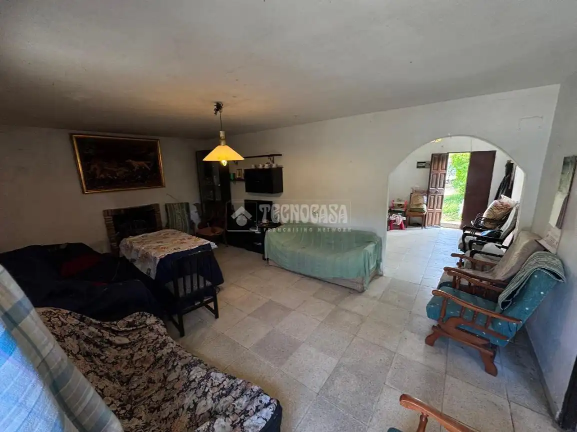 Country homes for sale in Dos Hermanas