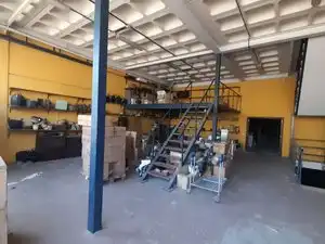Fabrikhallen zum Verkauf in Fuenlabrada