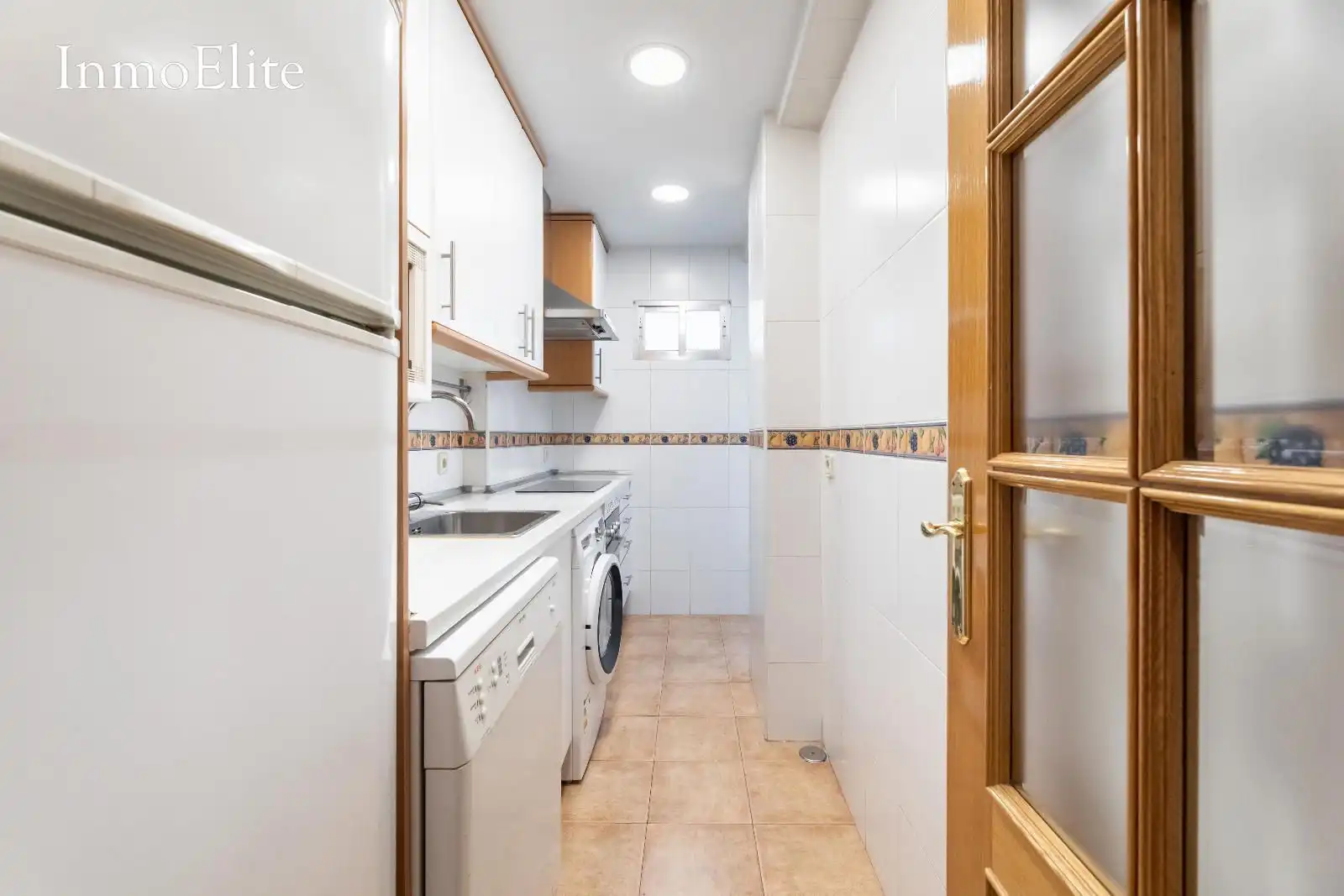 Kitchen of Flat for sale in Madrid  with Heating, Parquet flooring and Storage room