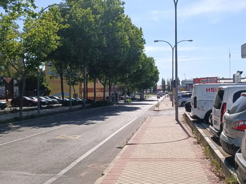 Vista exterior de Local en venda en Fuenlabrada