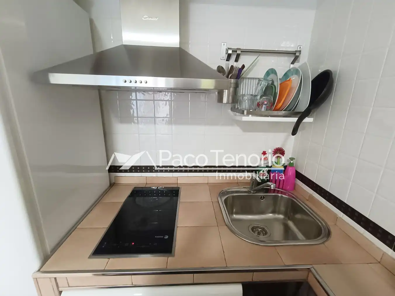 Cocina de Apartamento de alquiler en La Antilla con Amueblado, Lavadora y Microondas