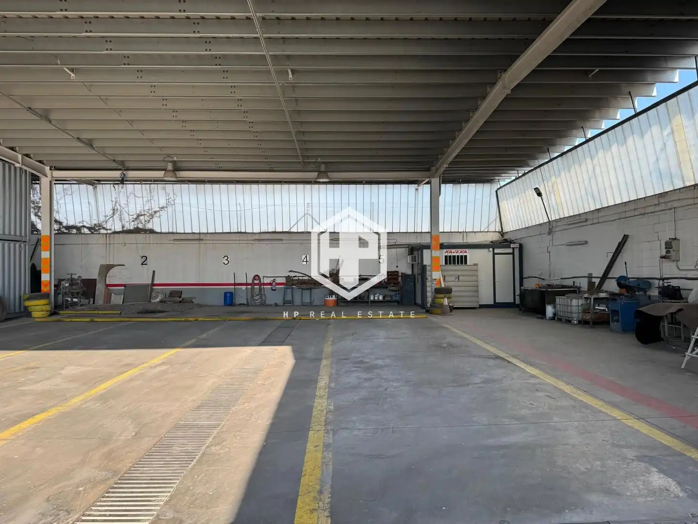 Aparcament de Nau industrial de lloguer en Madrid amb Calefacció i Alarma