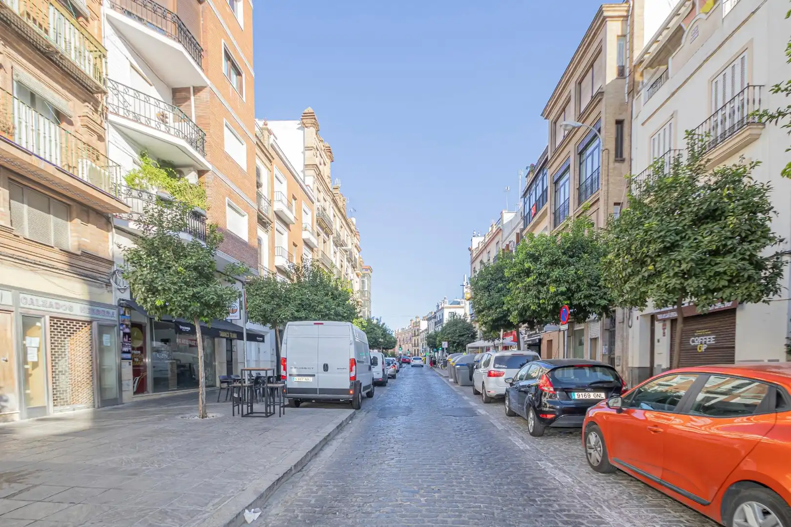 Vista exterior de Casa adosada en venda en Sevilla amb Terrassa