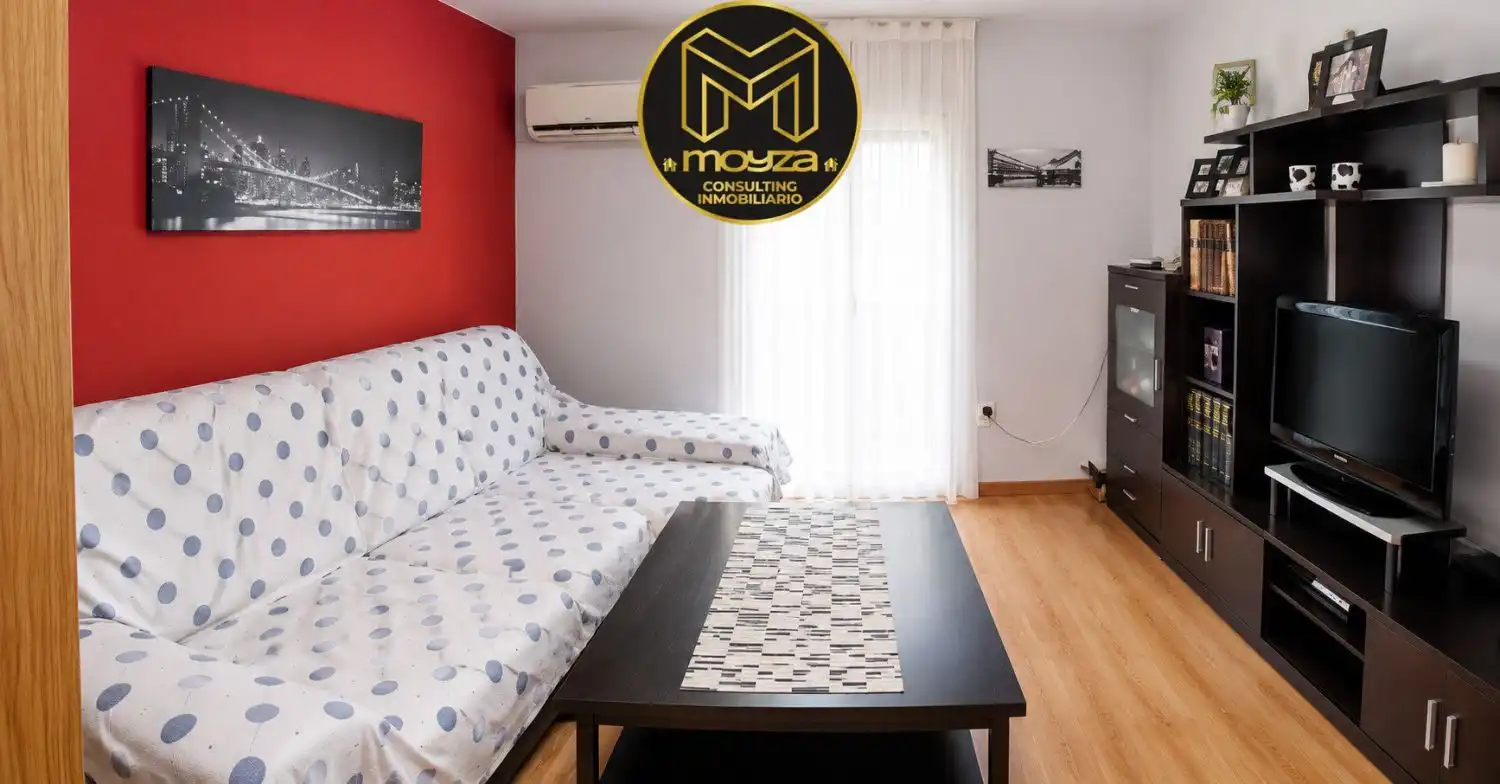 Sala d'estar de Pis en venda en Jaén amb Aire condicionat, Terrassa i Balcó