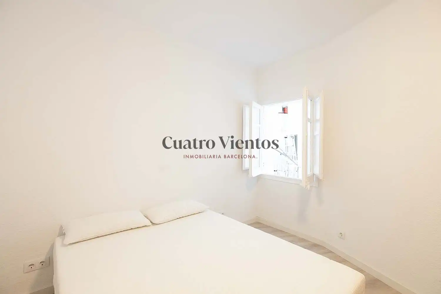 Habitación de Piso en venta en Barcelona con Aire acondicionado, Calefacción y Horno