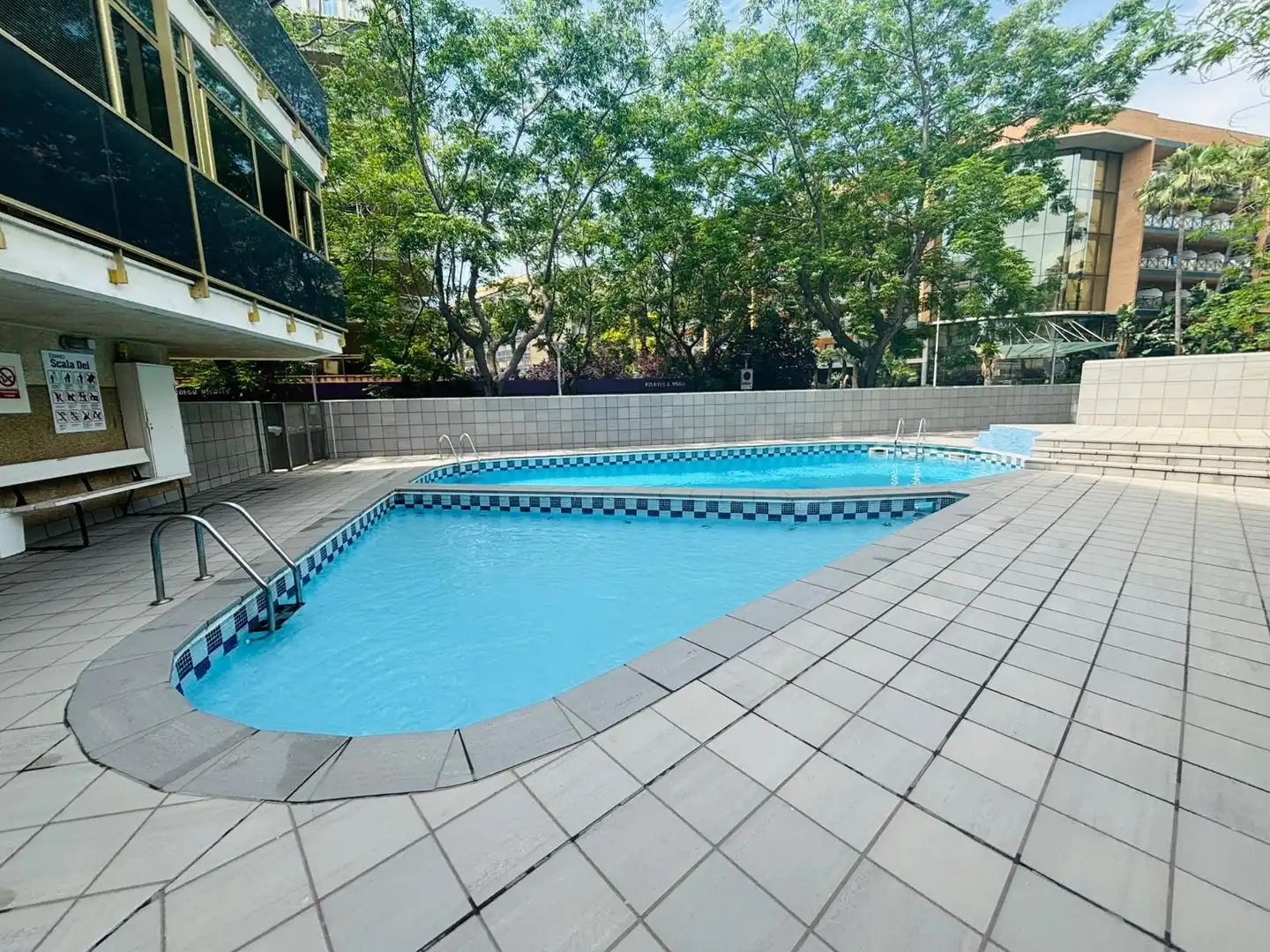 Schwimmbecken von Wohnung zum Verkauf in Salou mit Möbliert