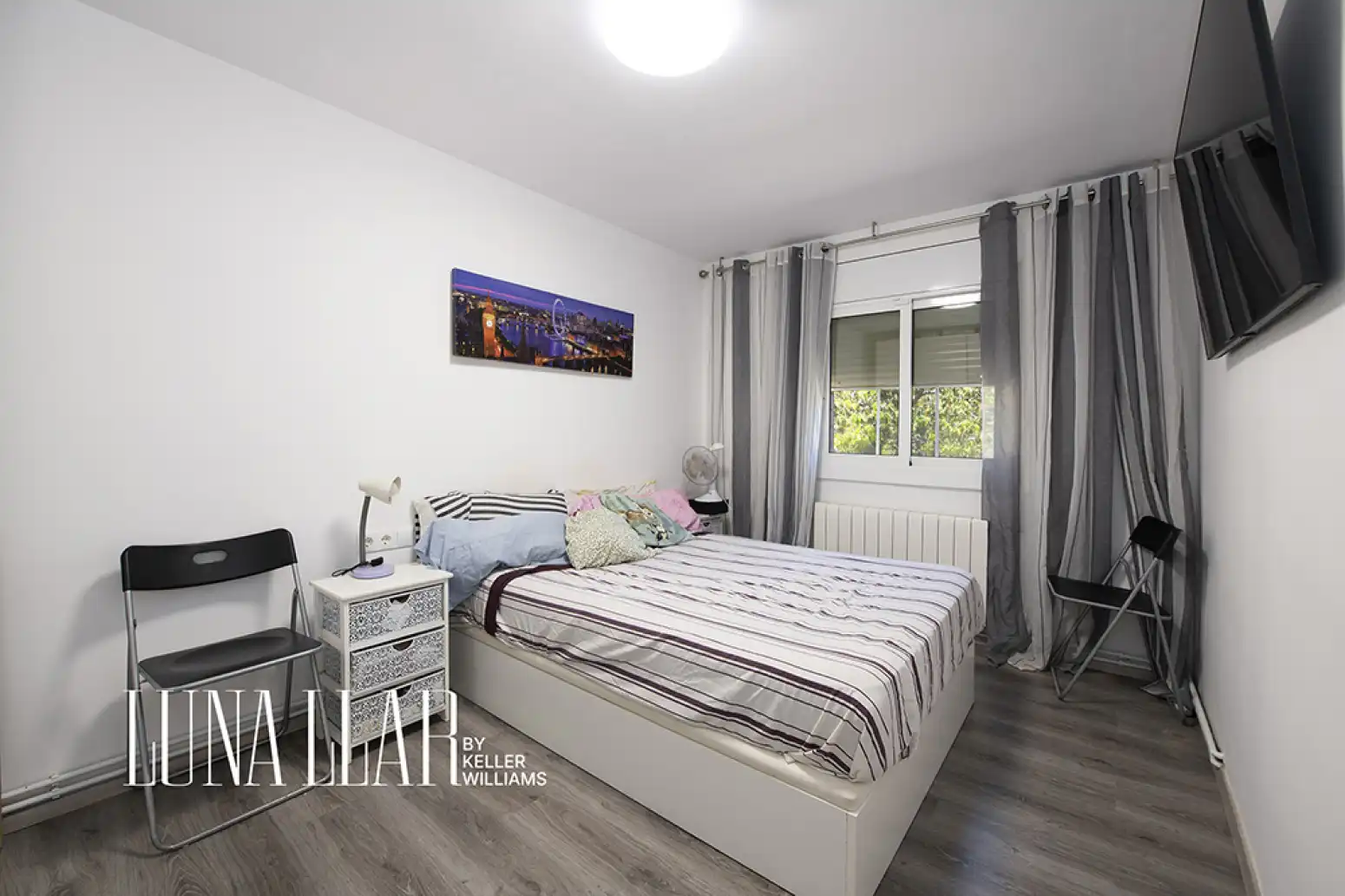 Dormitori de Pis en venda en Sant Boi de Llobregat amb Aire condicionat, Calefacció i Parquet