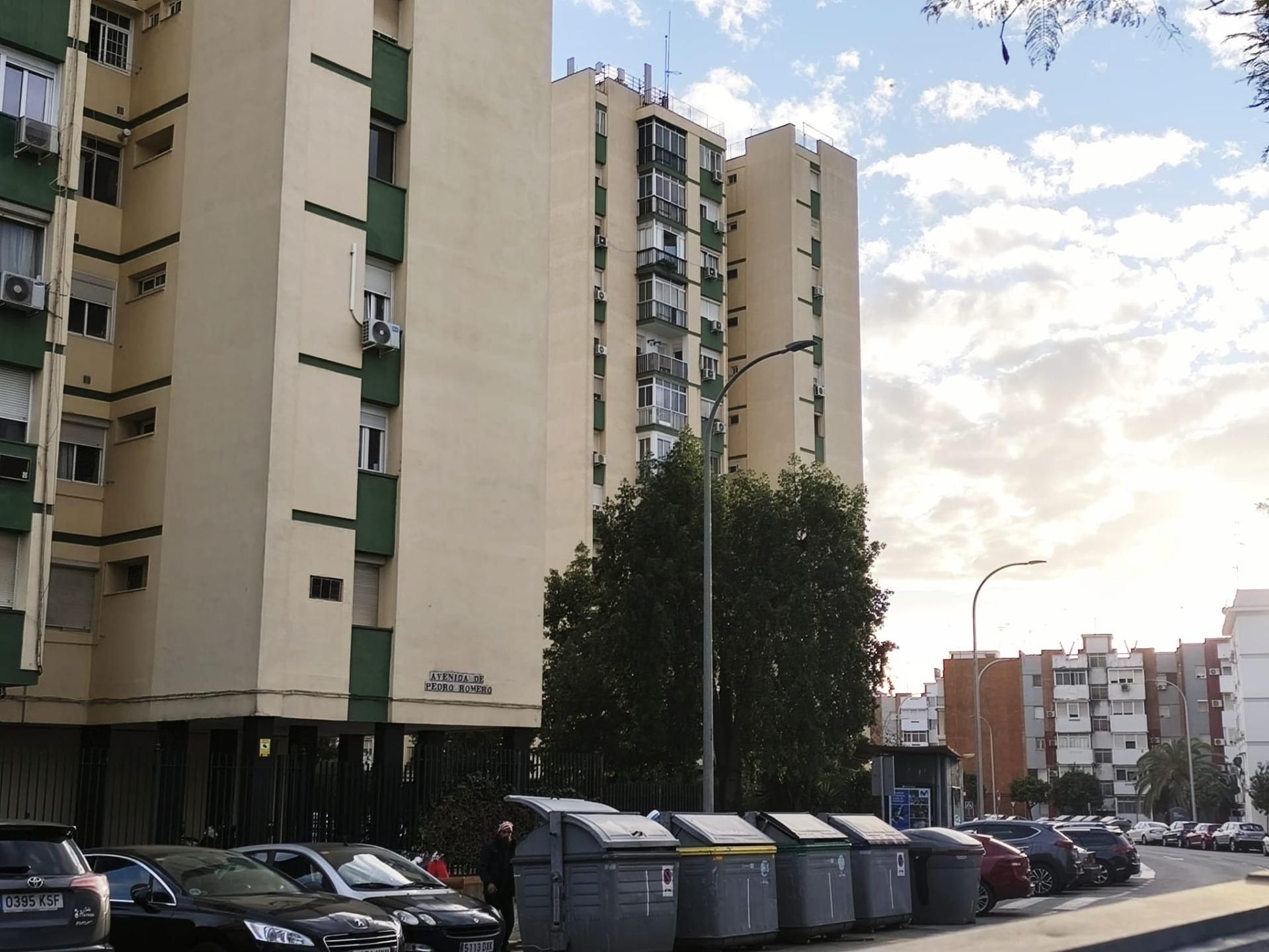 Vista exterior de Piso en venta en  Sevilla Capital con Terraza