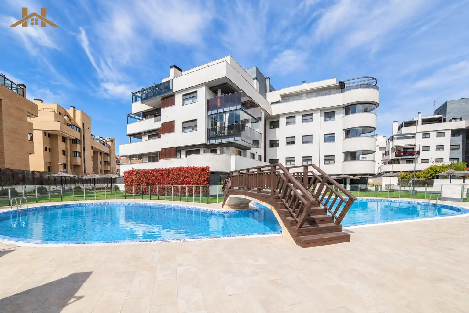 Außenansicht von Wohnung zum Verkauf in Pinto mit Klimaanlage, Heizung und Terrasse