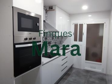 Pis amb balcó en venda a Carrer Carrer Pau Claris