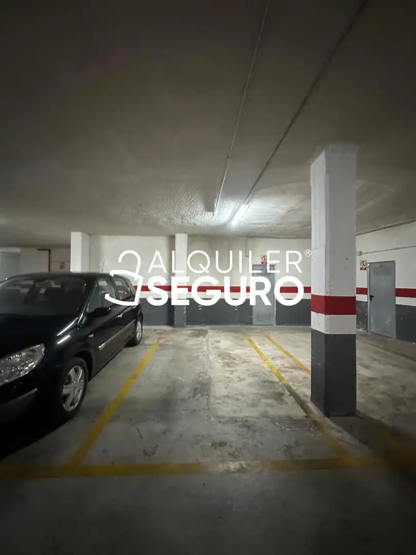 Parking de Piso de alquiler en Valencia con Aire acondicionado y Amueblado