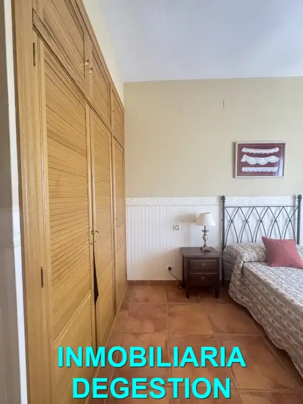 Casa adosada en venta en Linarejos