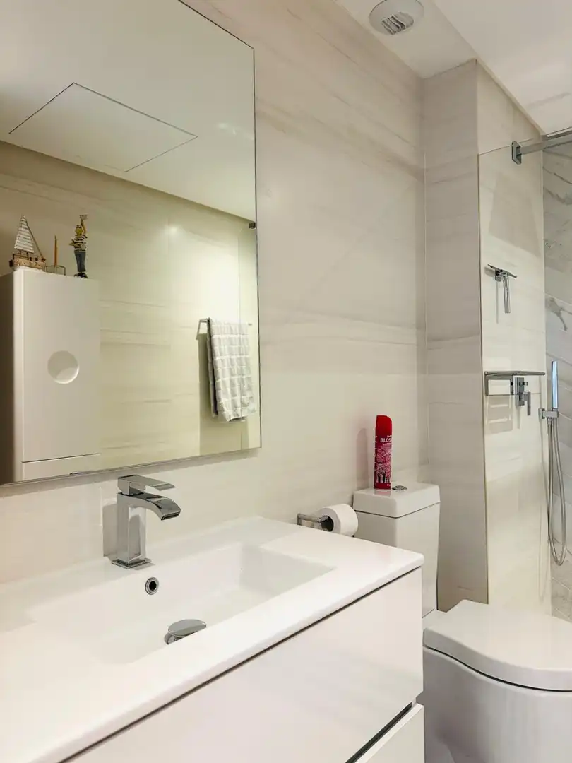Bathroom of Apartments for sale in Sotogrande  with Air Conditioner, Heating and Terrace