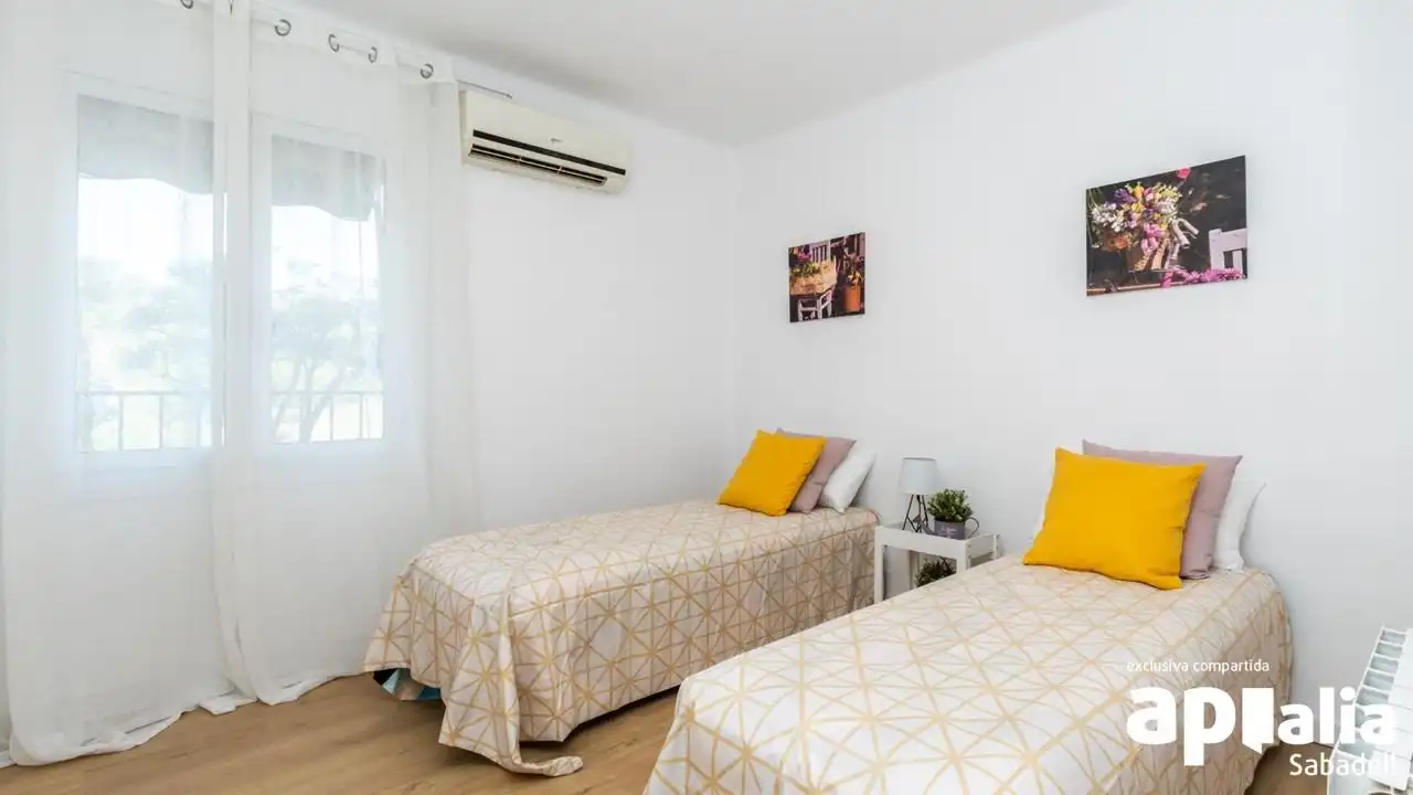 Habitación de Piso en venta en Sabadell con Aire acondicionado, Calefacción y Parquet