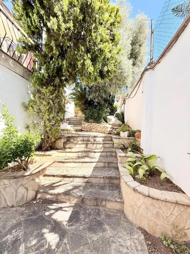 Außenansicht von Haus oder Chalet zum Verkauf in Calafell mit Klimaanlage, Heizung und Privatgarten