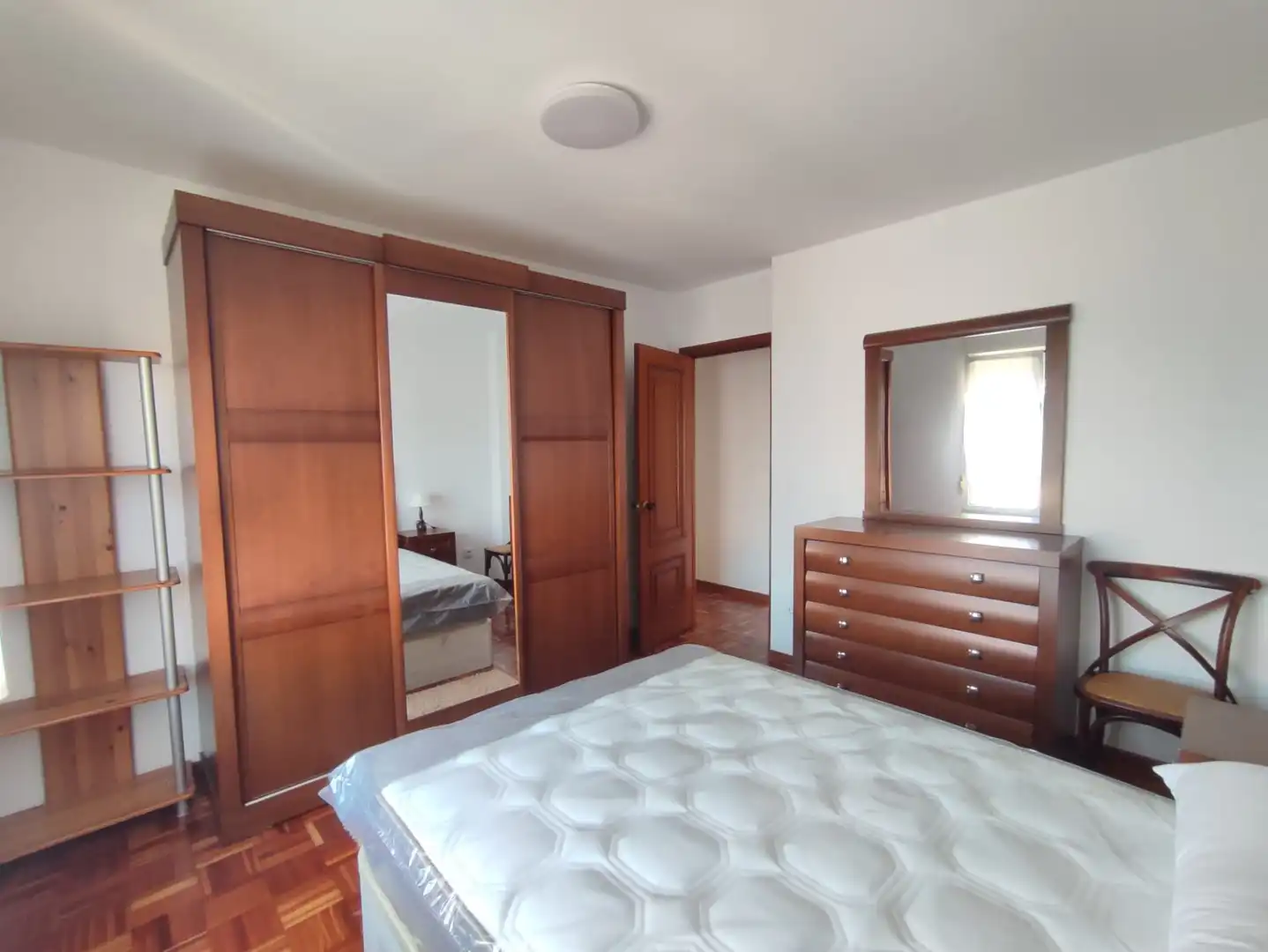 Bedroom of Flat for rent in Gijón   with Heating, Parquet flooring and Furnished
