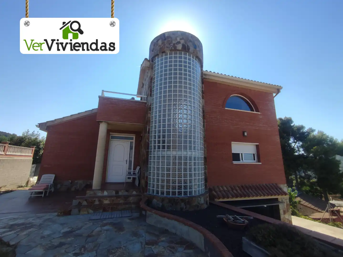 Vista exterior de Casa o xalet en venda en Vallirana amb Calefacció, Jardí privat i Terrassa