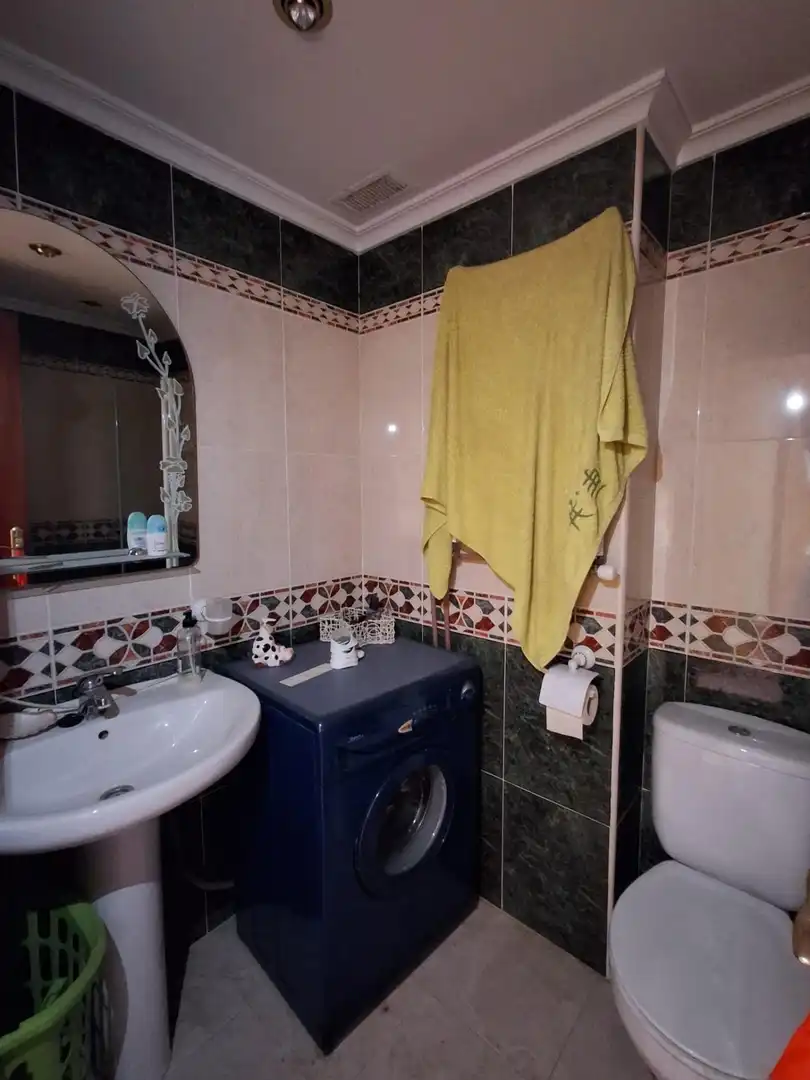Baño de Piso en venta en Tudela de Duero con Calefacción, Trastero y Balcón
