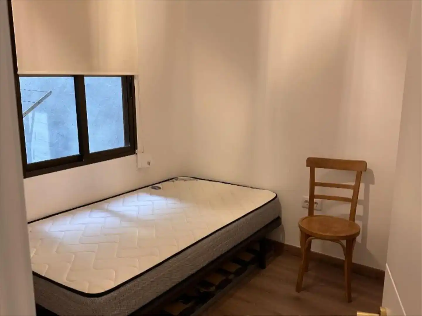 Schlafzimmer von Wohnung zur Miete in Barcelona mit Parkett, Möbliert und Balkon