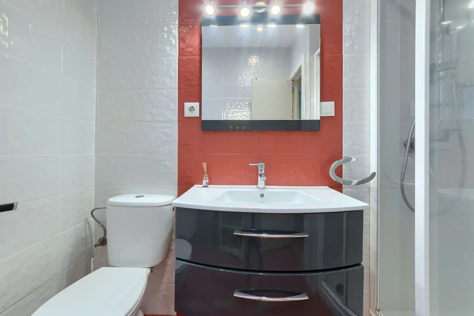 Baño de Piso de alquiler en Bilbao  con Calefacción, Amueblado y Horno