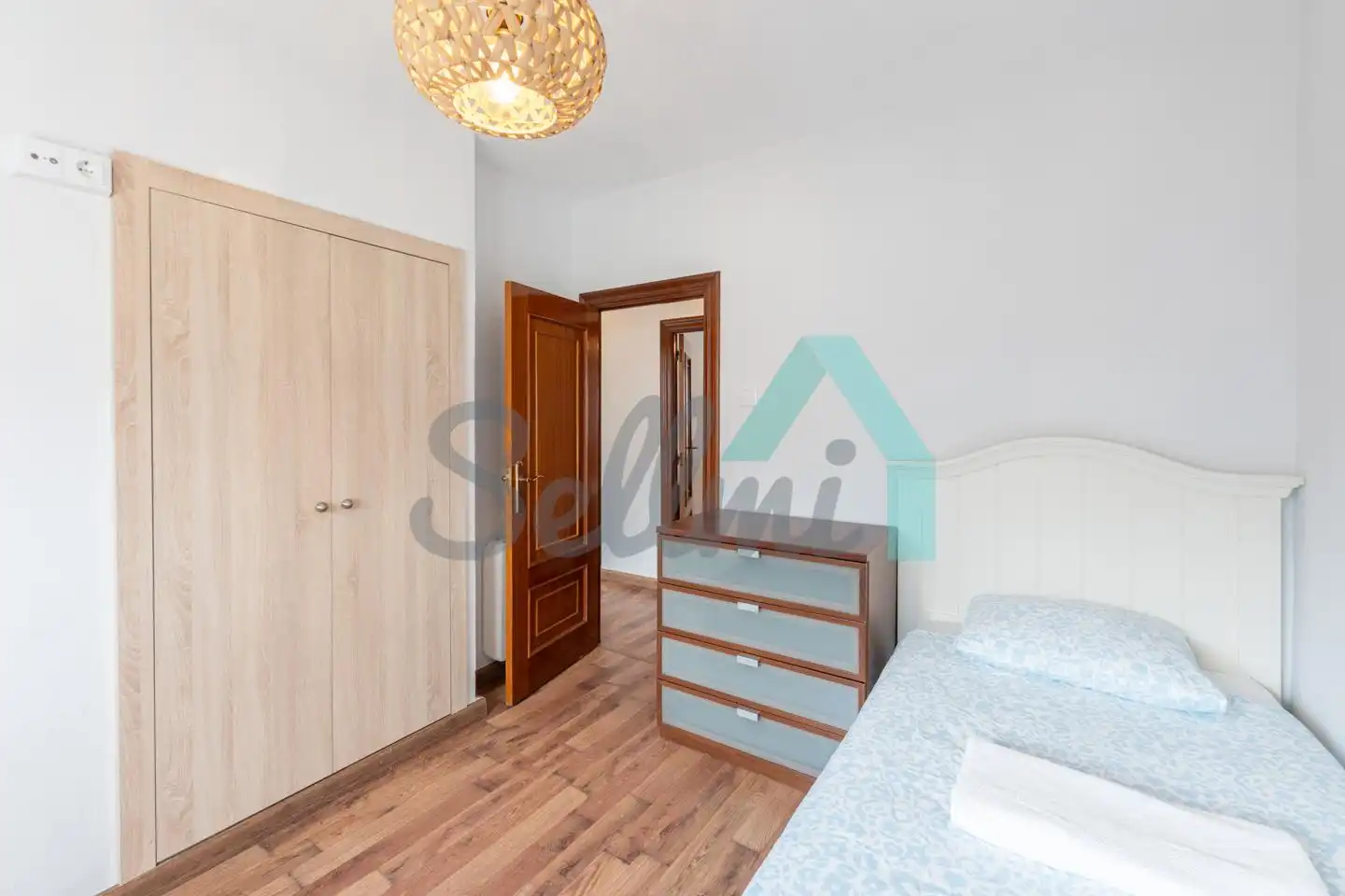 Schlafzimmer von Wohnung zur Miete in Oviedo  mit Heizung, Terrasse und Möbliert