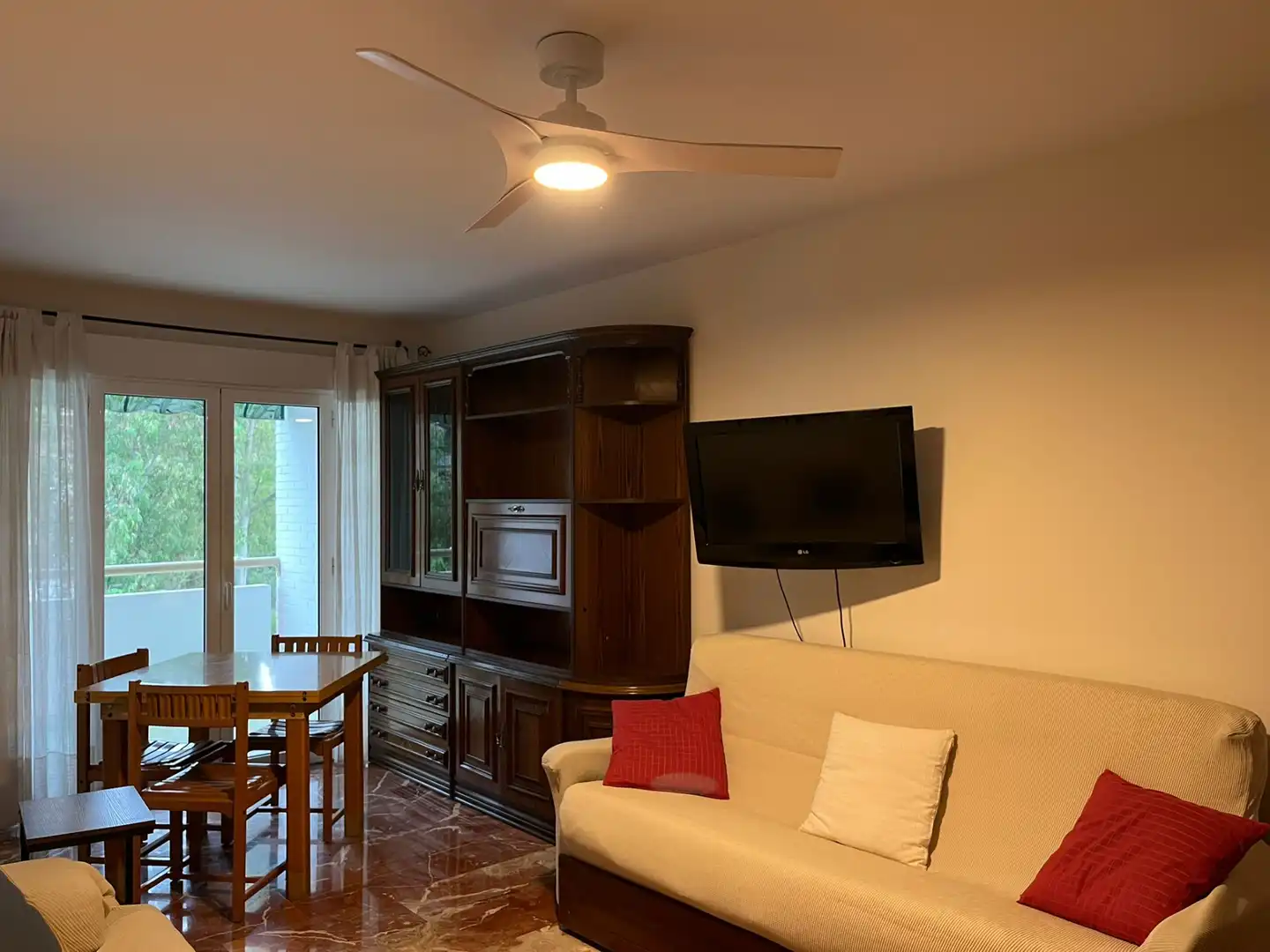 Wohnung zur Miete in Avenida de Cervantes, Bola de Oro
