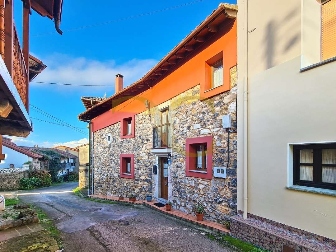 Vista exterior de Casa o xalet en venda en Ribadesella amb Calefacció