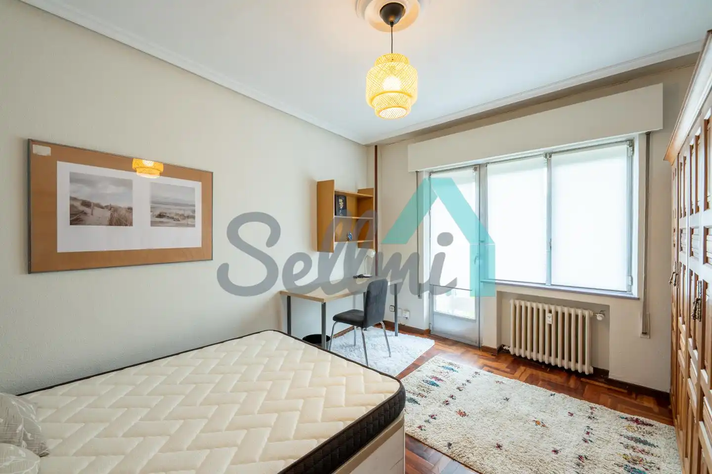 Bedroom of Flat for share in Oviedo   with Heating, Parquet flooring and Terrace