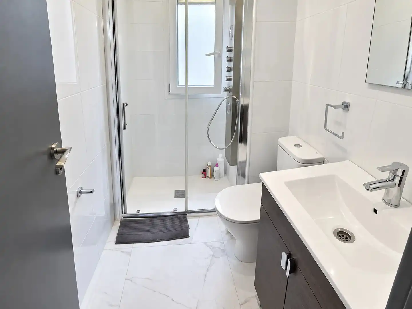 Baño de Apartamento en venta en Marbella con Terraza