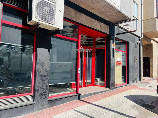 Local comercial en Alquiler en  TAPIA en Cambre