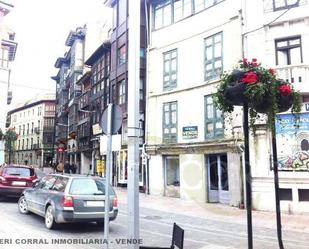 Vista exterior de Edifici en venda en Llanes