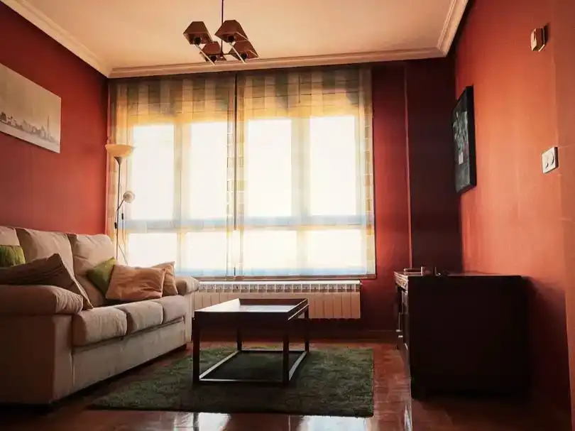 Sala d'estar de Pis en venda en Avilés amb Balcó