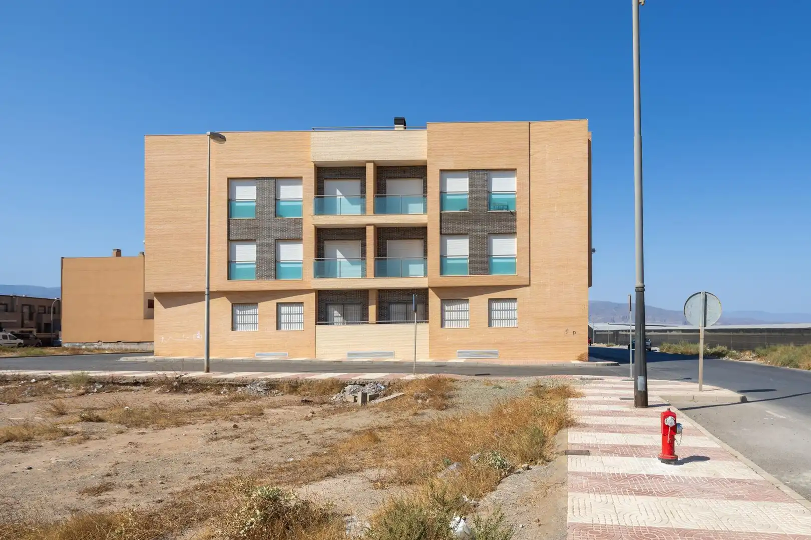 Vista exterior de Piso en venta en Roquetas de Mar con Calefacción, Terraza y Balcón