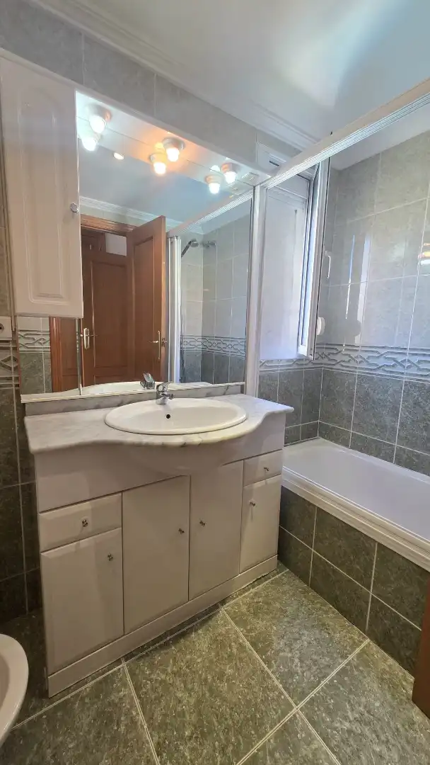 Baño de Piso en venta en Alicante / Alacant con Aire acondicionado, Calefacción y Terraza
