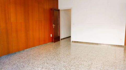 Piso en venta Calle Pere III tres habitaciones, imatge 3