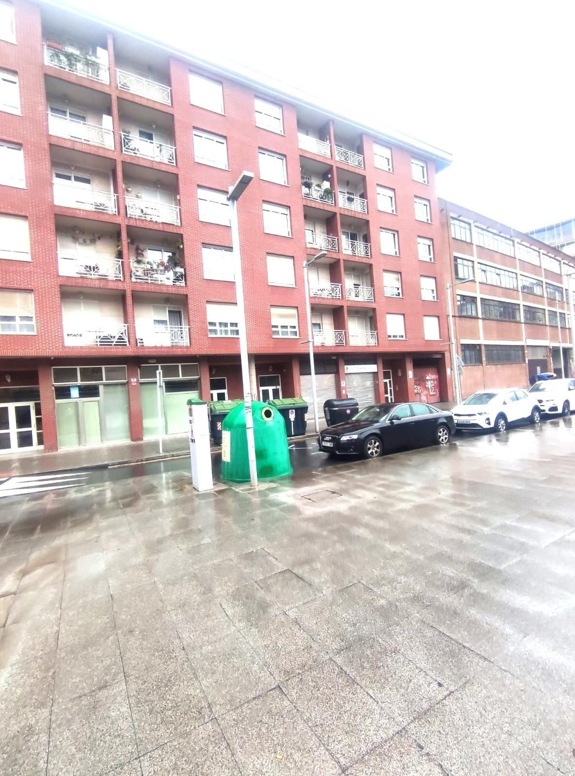 Vista exterior de Traster en venda en Bilbao 