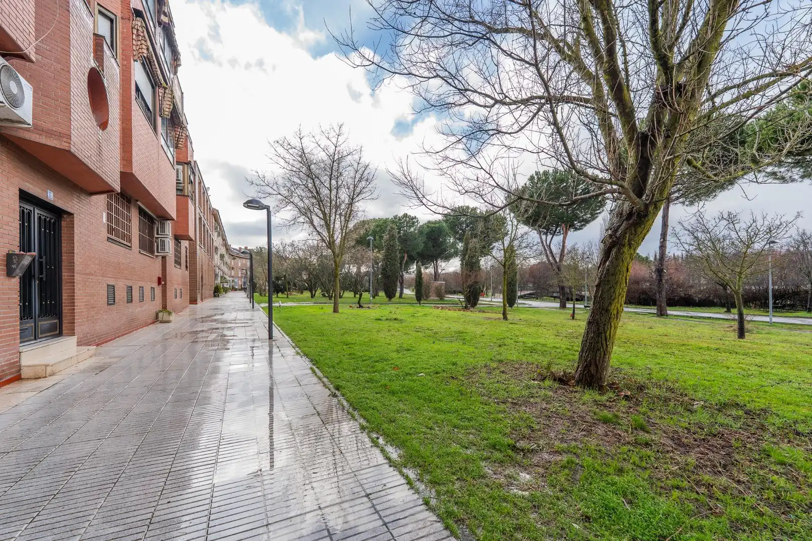 Vista exterior de Piso en venta en San Sebastián de los Reyes con Aire acondicionado, Calefacción y Parquet