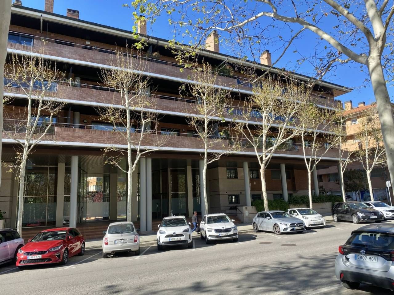 Vista exterior de Local en venda en Sant Cugat del Vallès amb Aire condicionat