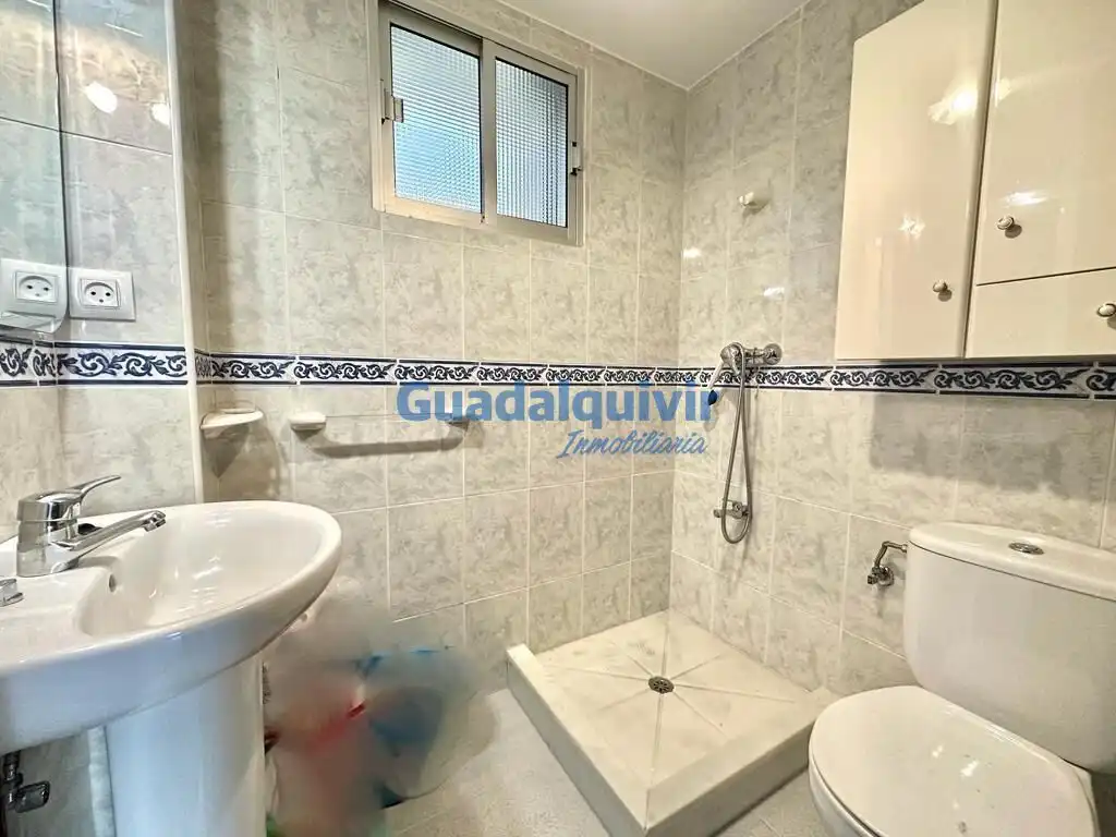 Baño de Piso en venta en Sevilla con Aire acondicionado, Calefacción y Terraza