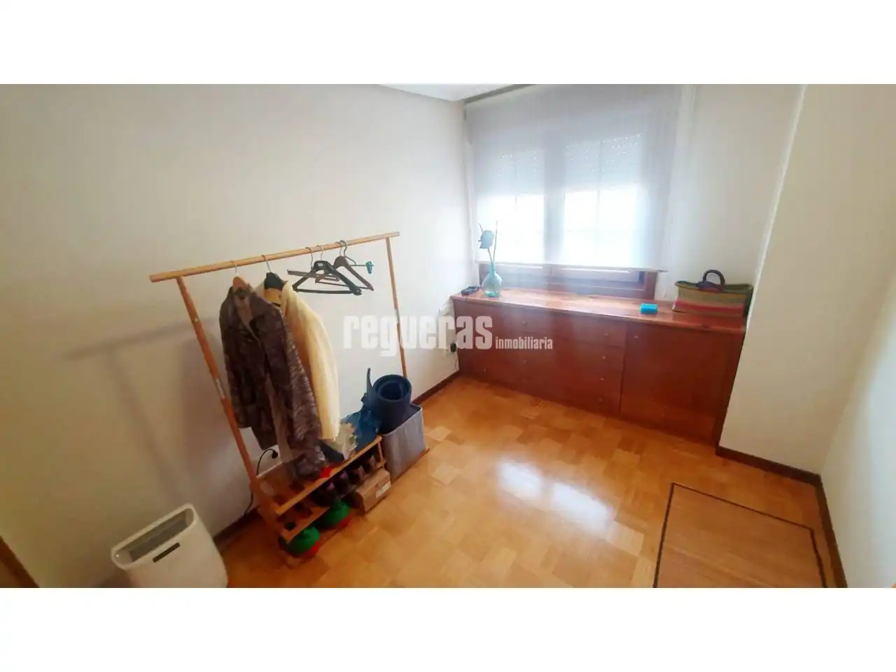 Habitación de Piso en venta en Avilés con Calefacción, Parquet y Terraza