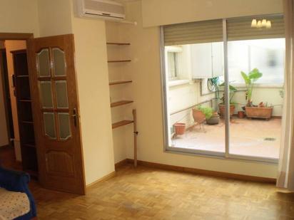 Bedroom of Flat to rent in  Madrid Capital  with Air Conditioner, Heating and Terrace