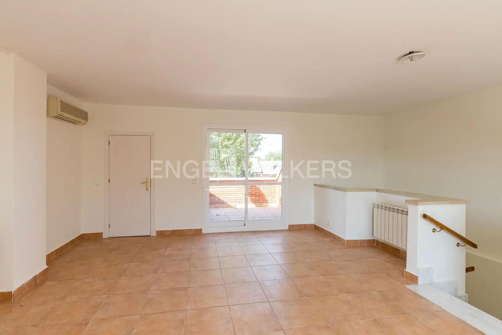 Terrassa de Casa o xalet de lloguer en Madrid amb Aire condicionat, Calefacció i Jardí privat