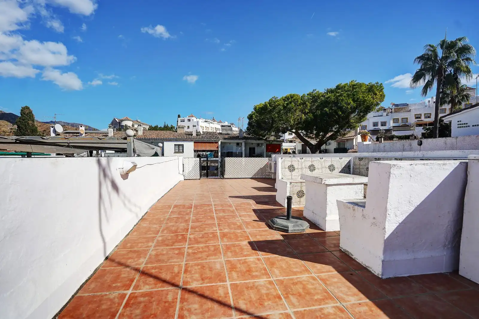 Vista exterior de Casa adosada en venta en Marbella con Aire acondicionado, Terraza y Amueblado