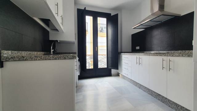 Piso en Alquiler en Calle Luna en Casco Histórico - Ribera del Marisco