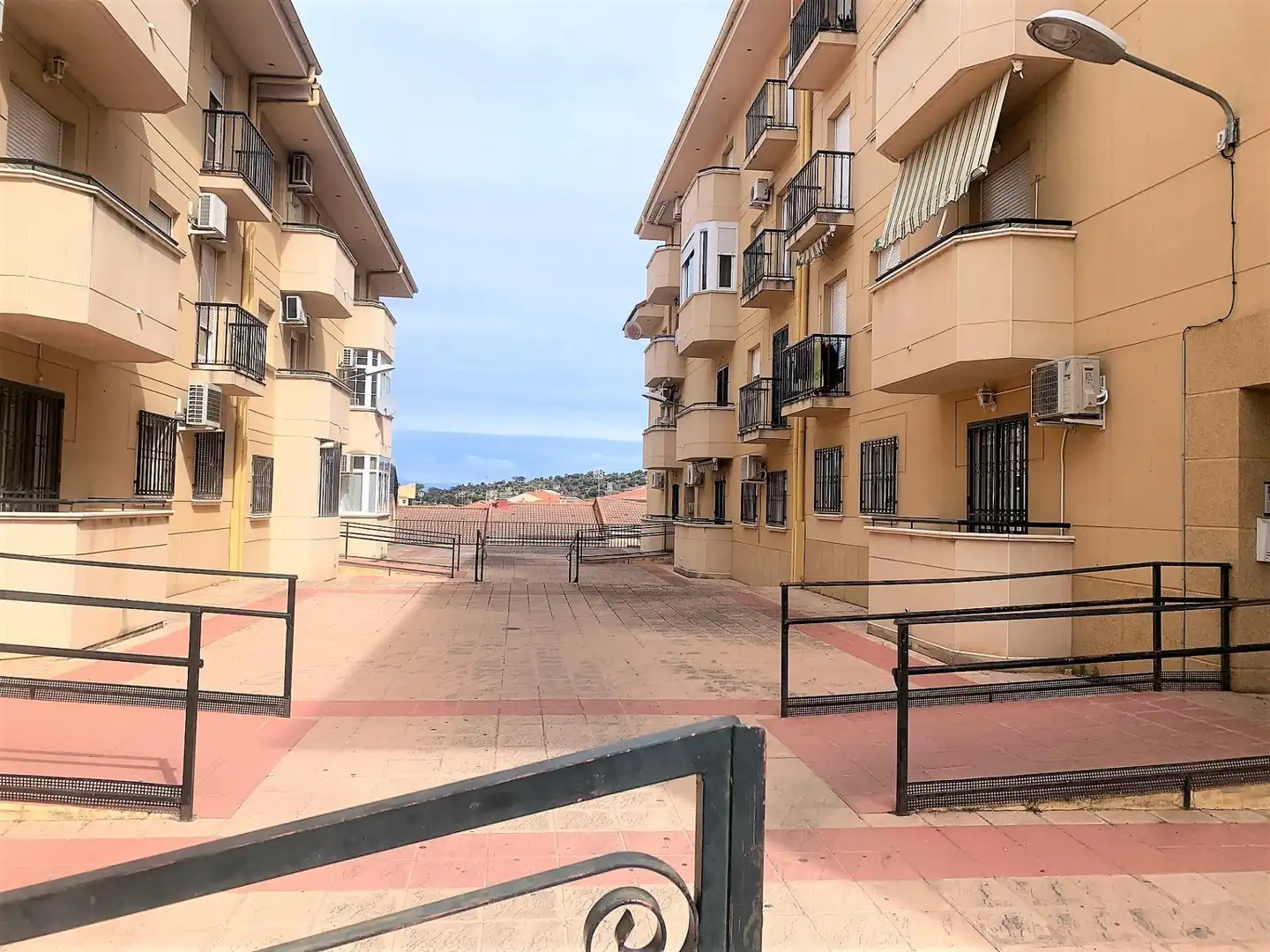 Vista exterior de Pis de lloguer en Plasencia amb Calefacció, Terrassa i Moblat